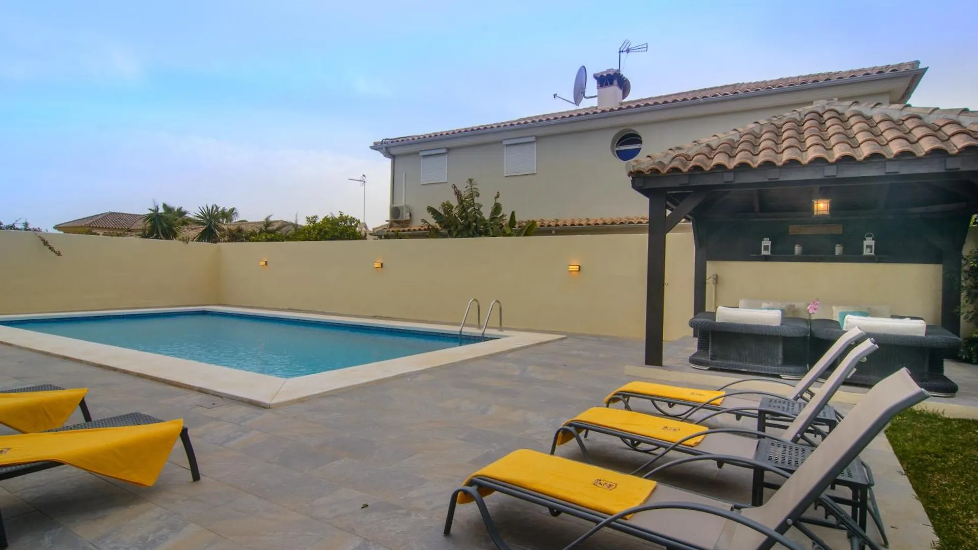 Villa Las Chapas Playa Marbella