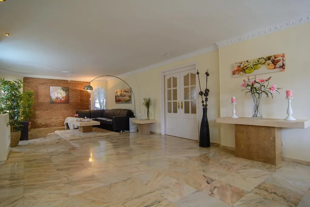 Villa Las Chapas Playa Marbella