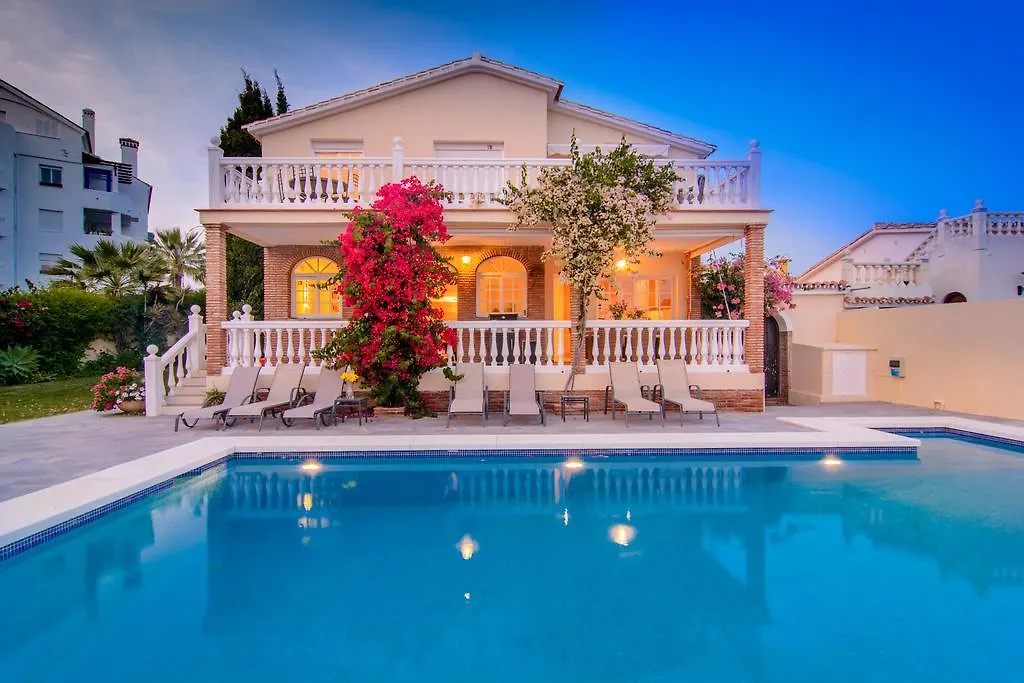Villa Las Chapas Playa contacts